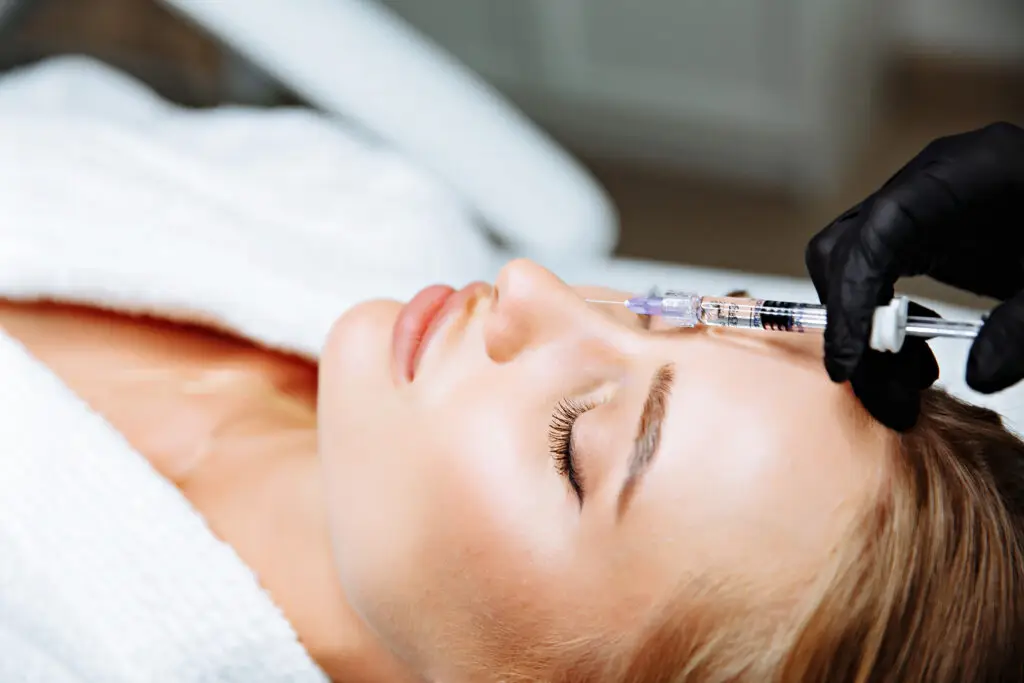 סרטון - פיסול אף ללא ניתוח, ד"ר אלה אגוזי