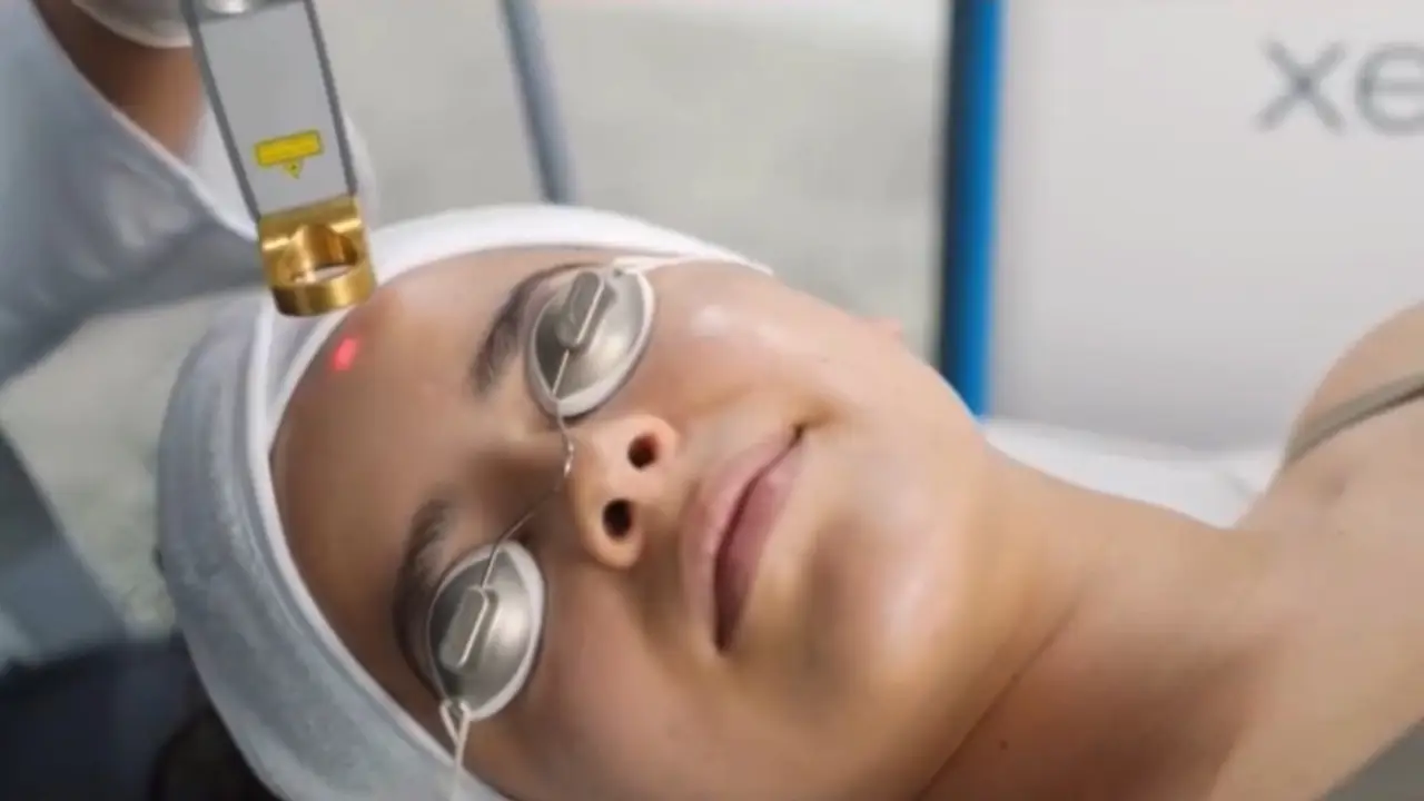 המרכז הרפואי של ד״ר אלה אגוזי |מגוון הטכנולוגיות המתקדמות ביותר להשגת עור מוצק חלק וזוהר